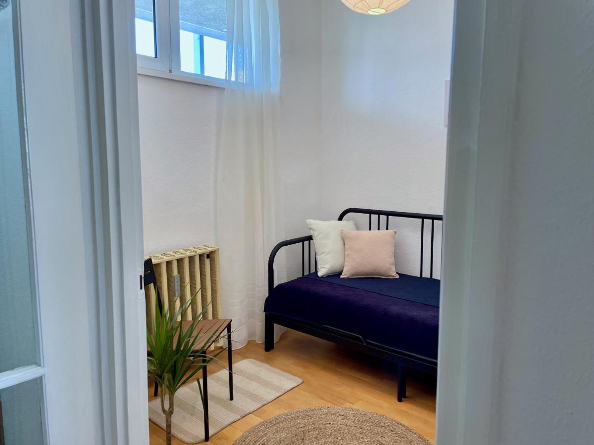 Appartamento Nosztalgia Apartman Veszprém Esterno foto