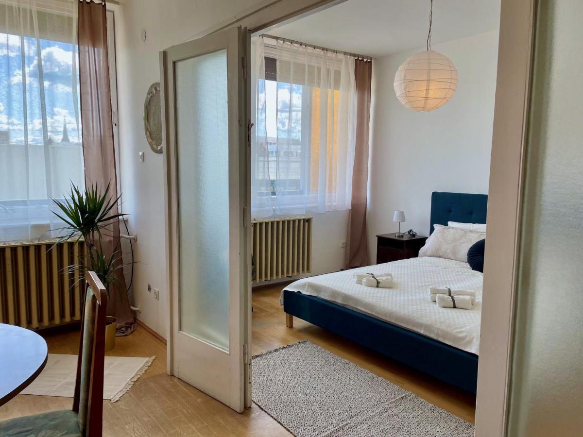 Appartamento Nosztalgia Apartman Veszprém Esterno foto