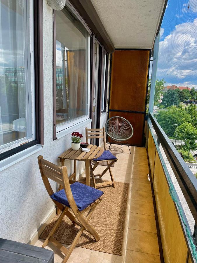 Appartamento Nosztalgia Apartman Veszprém Esterno foto