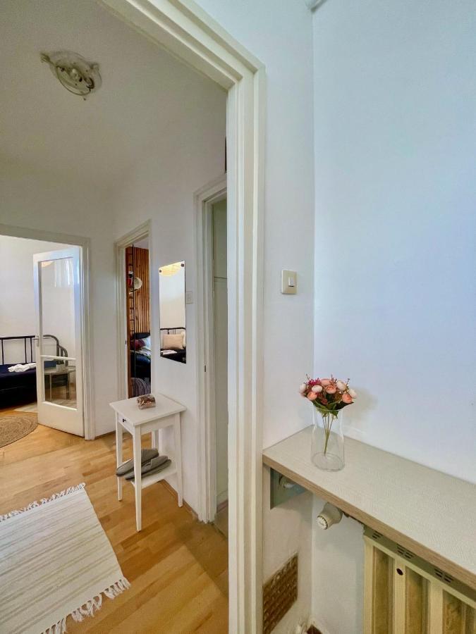 Appartamento Nosztalgia Apartman Veszprém Esterno foto