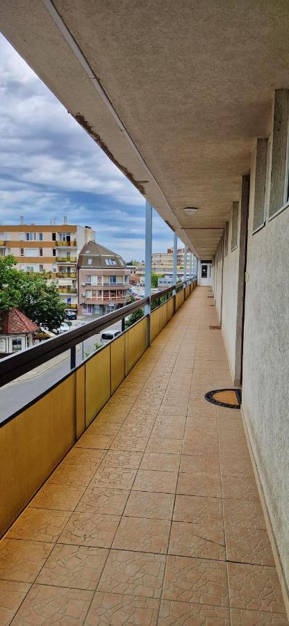 Appartamento Nosztalgia Apartman Veszprém Esterno foto